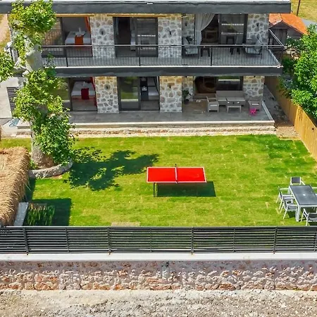 Stonhouse 2 Apartament