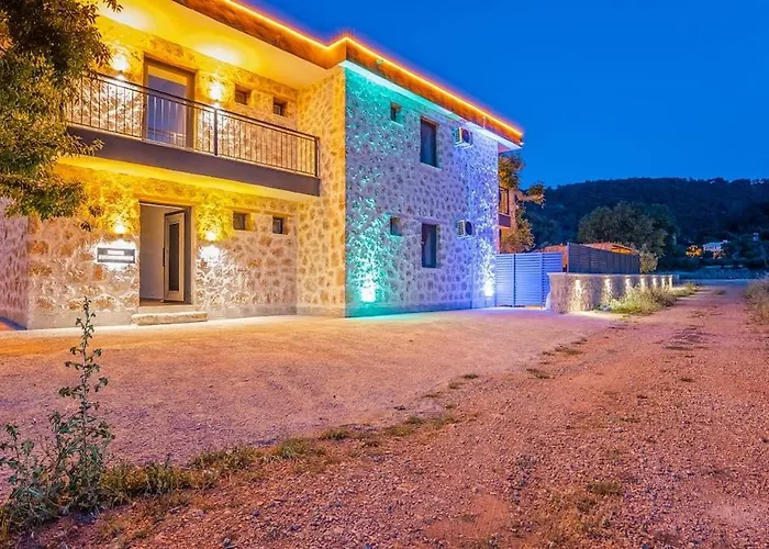 Stonhouse 2 *